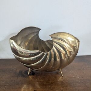Vintage Large Scalloped Brass Nautilus Seashell Vase Tapered Mid Century Feet MC